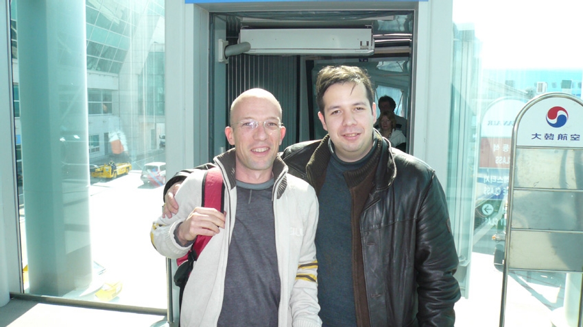 Sur la route de Tokyo (Paris-Seoul) Sur la route de Tokyo (Paris-Seoul)